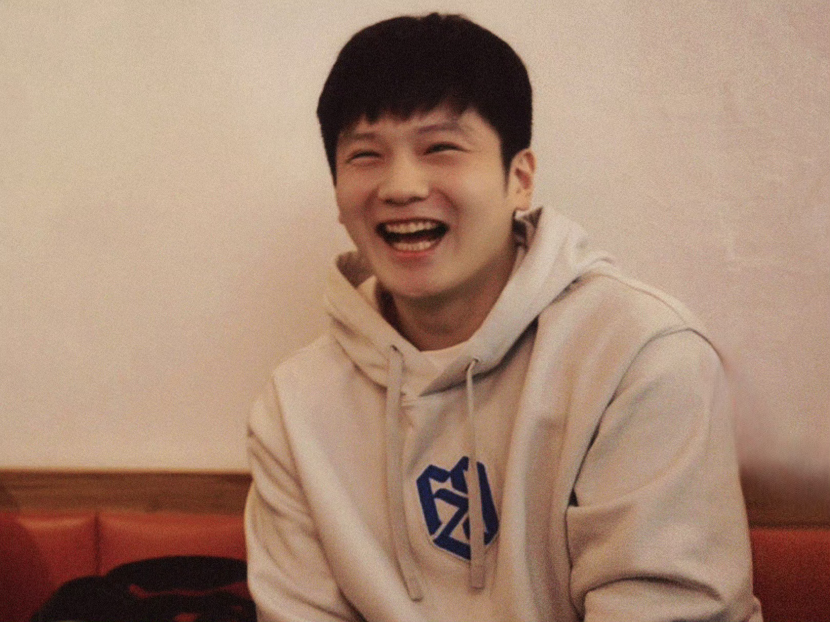 对于乒人动态，樊振东球迷只需要做一件事，那就是动手投诉、安心吸胖即可。你想说的，