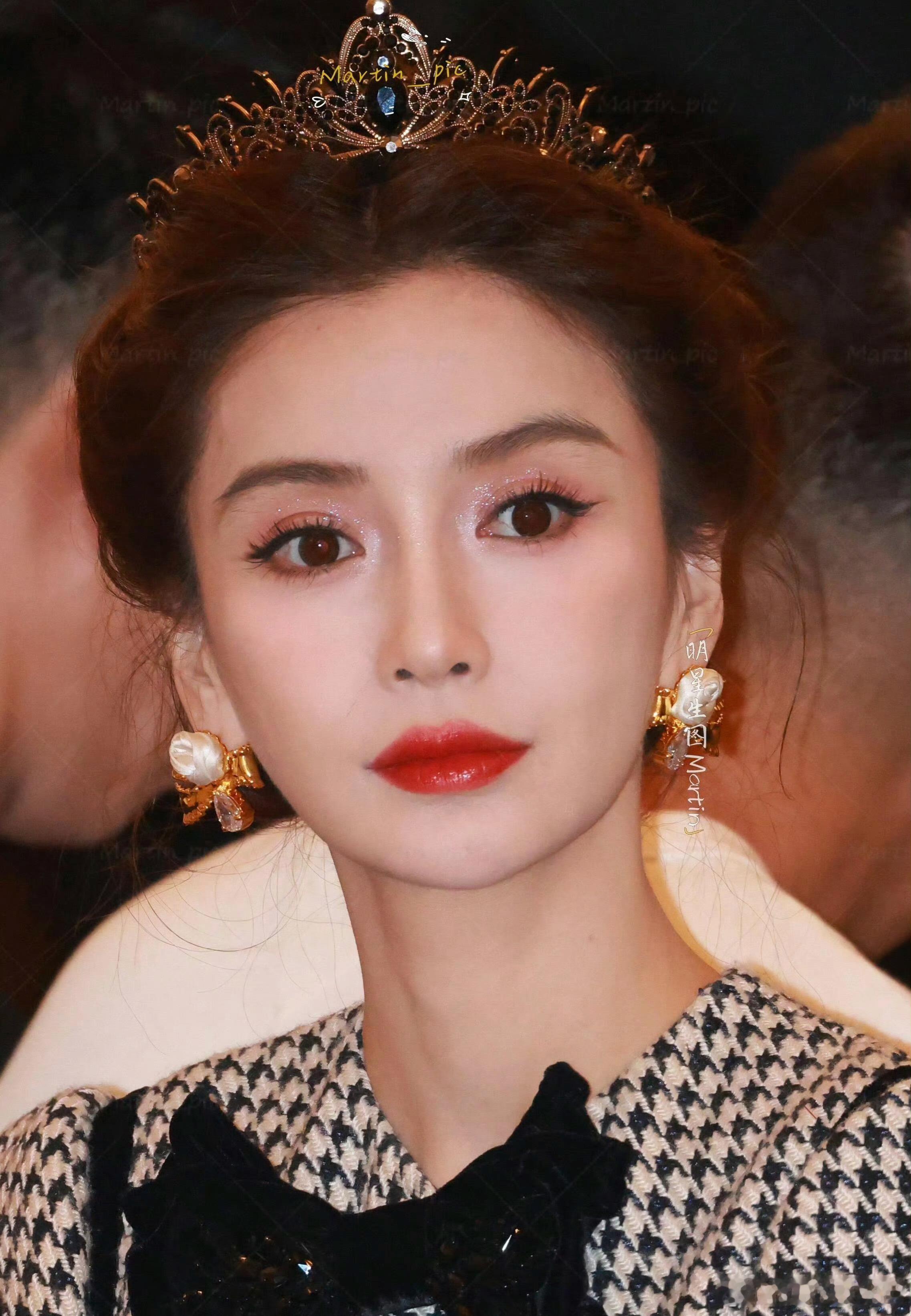 Angelababy杨颖今日看秀造型～有这样的顶级美貌，粉丝长情是合理的！Ang