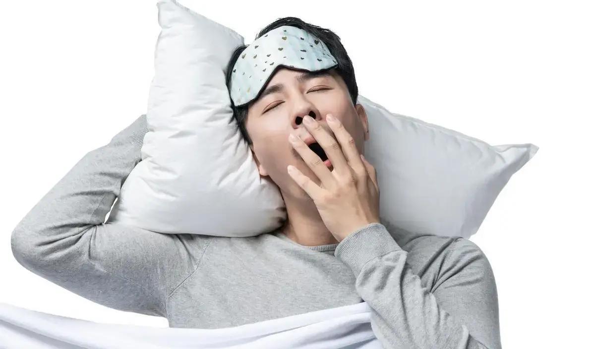 65岁周叔午睡后脑梗，竟是这“舒服”习惯惹祸？午睡不是养生吗，咋还睡出事了？！