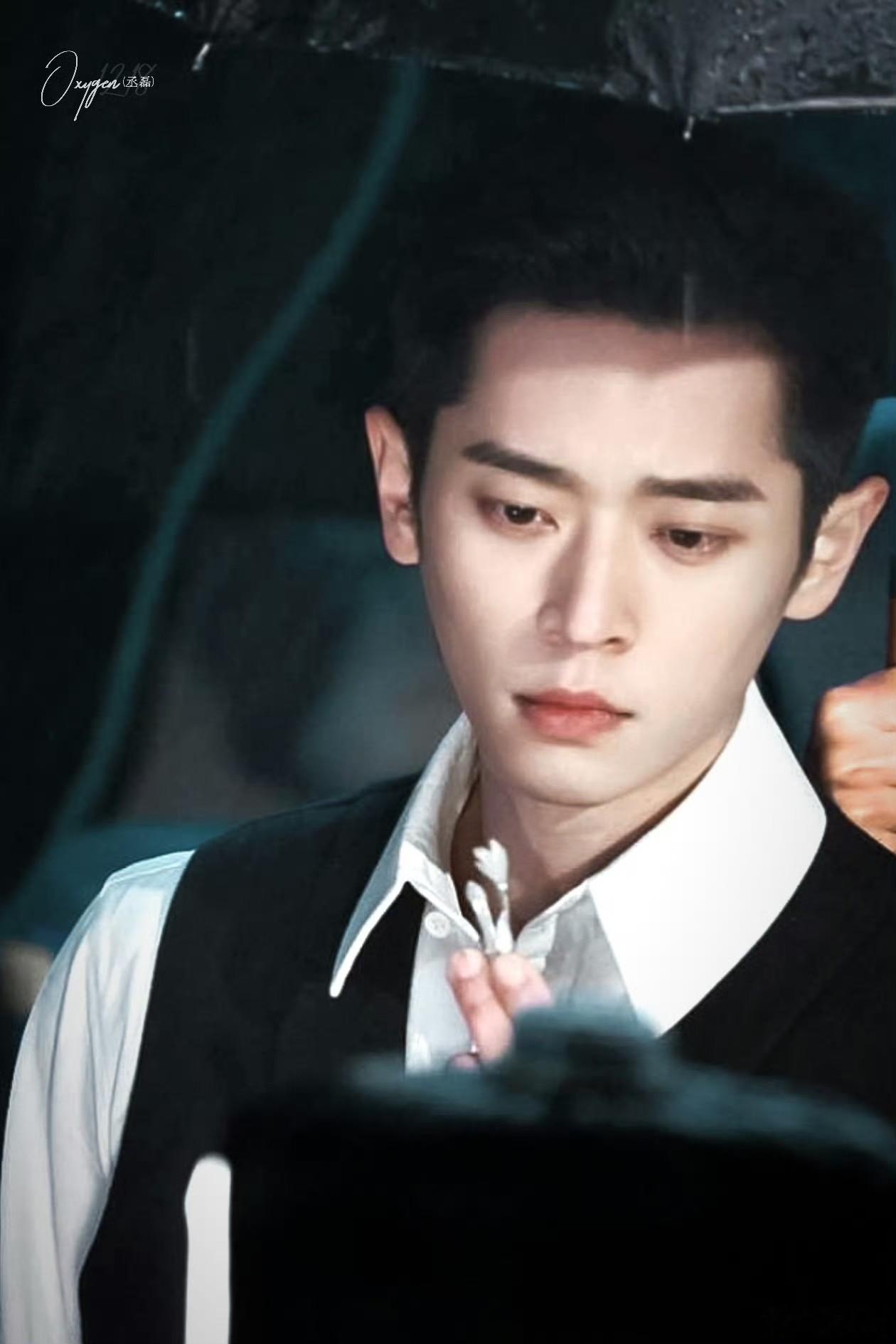 这次是真的阴湿男吻上破碎女了初遇名场面细节控狂喜！每一个镜头都贴合原著，阴湿男