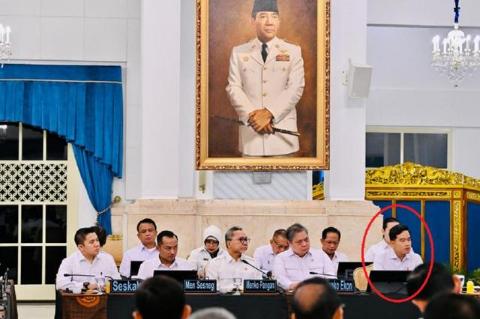 印尼要变天了？在印尼内阁会议期间，前总统佐科的长子、现任副总统吉布兰没有如往常一