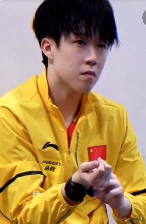 自从莎莎代言智能手表⌚️后，楚钦的手腕上再也见不到各款高大上腕表了。昨天和闺