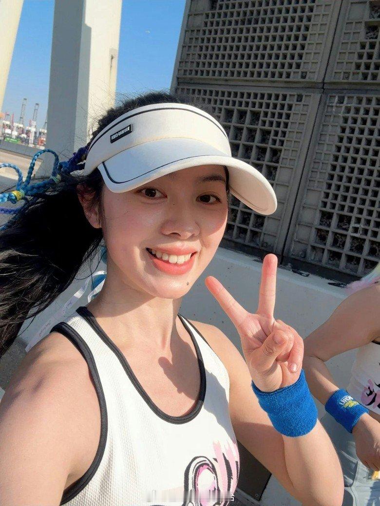 2025港姐第二轮面试日前在TVB电视城举行，25岁刘维斯带备豆腐花上阵做早餐，