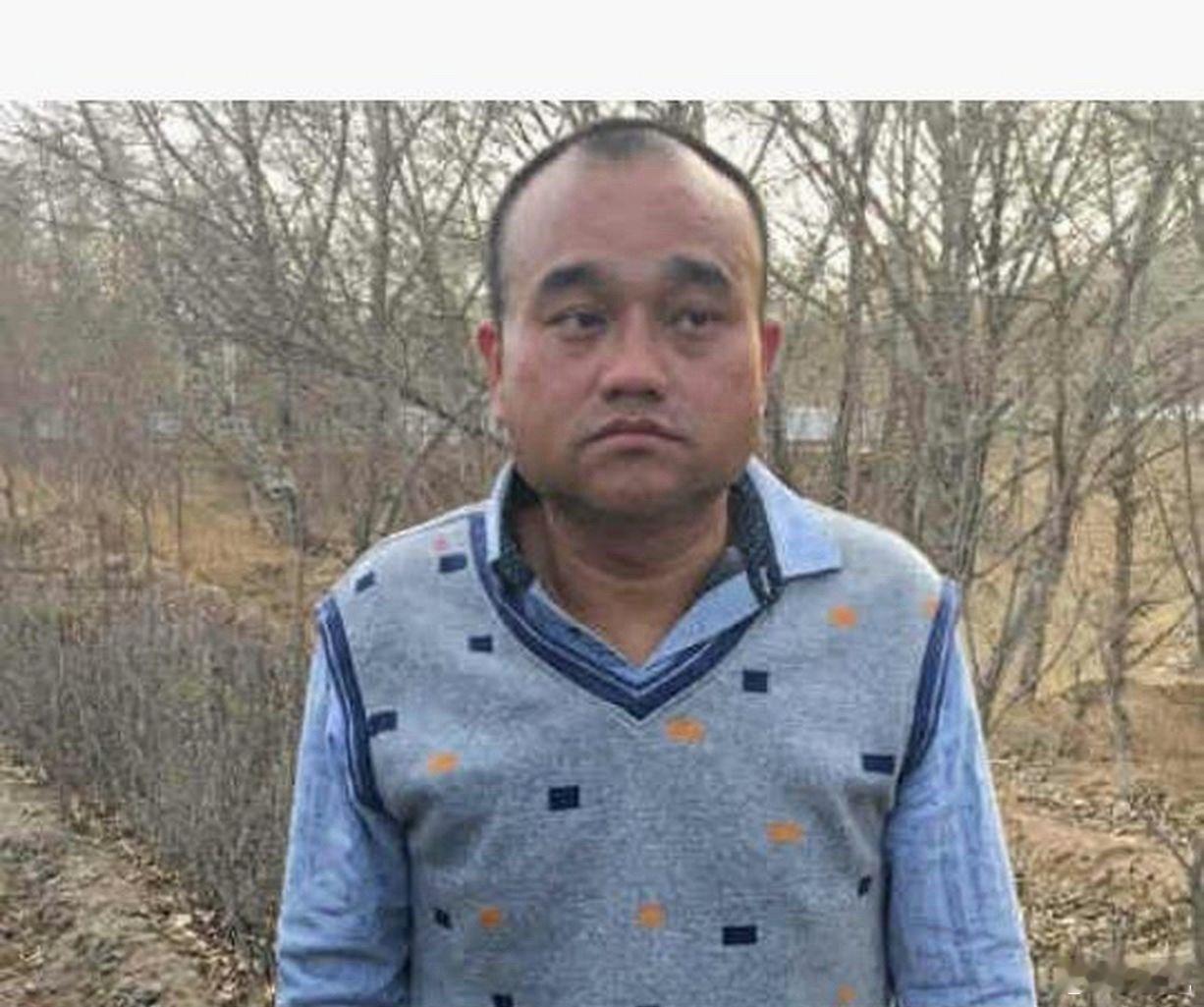 谭秦东，他老婆也开演唱会，相当于打擂台，看薛之谦演唱会用了全球最顶级的音响，嫉妒