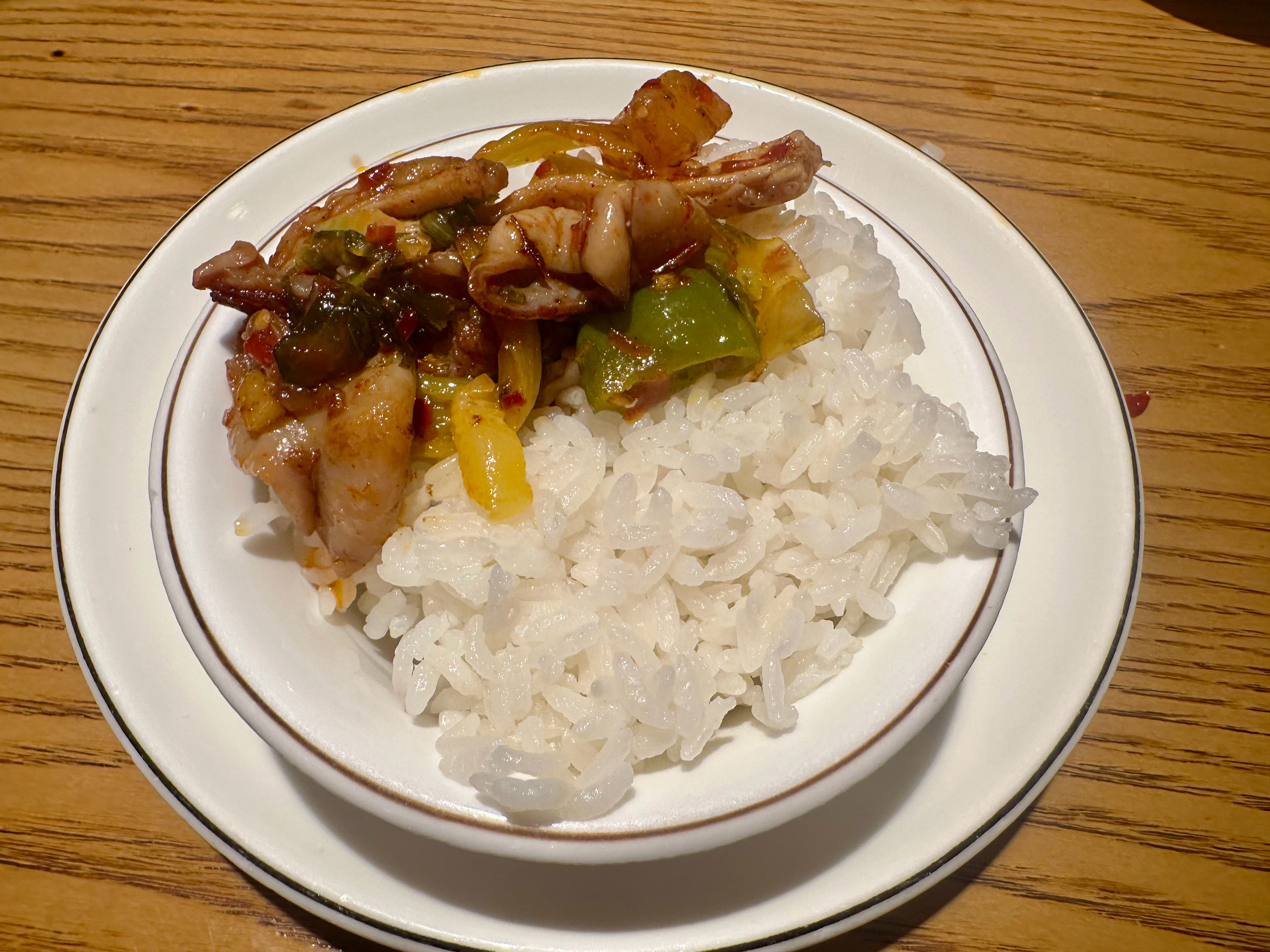 到长沙了，第一件事，不是听，而是吃。除了重庆与上海，长沙是我居住时间最长的城市，