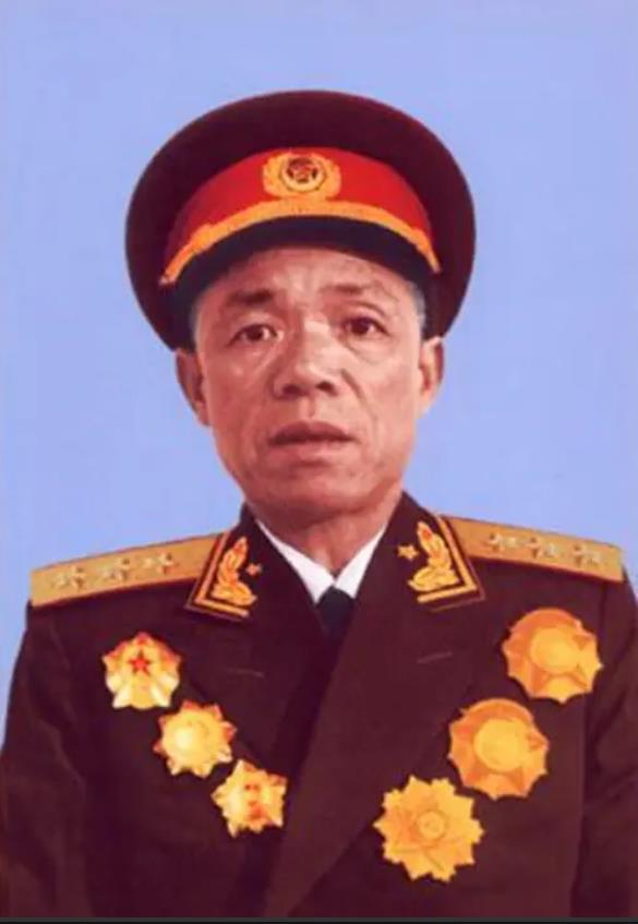 1946年，中原突围打得最艰难的时候，皮定均被命令带着7000多人断后，断后意味