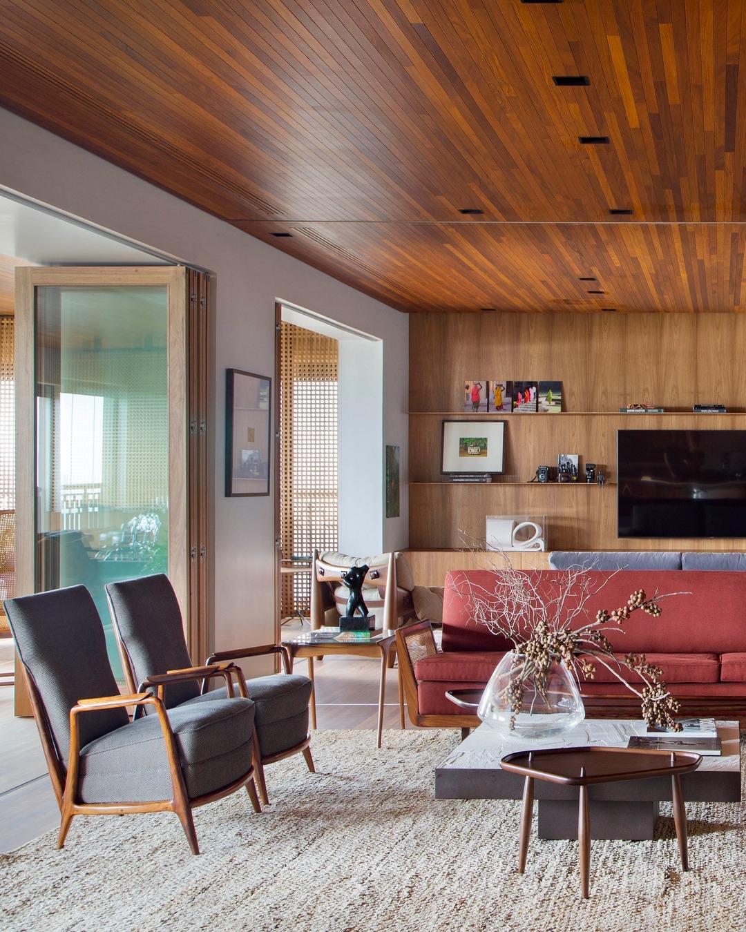 超大空间×自然肌理，540㎡的舒适感松弛又治愈要论什么装修风格耐看且经典大气?