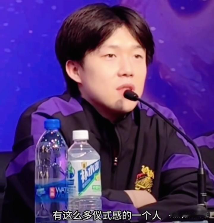 头哥说他最烦仪式感。可这满城烟花，又是为谁而放？北京的夜空，去年曾被一场烟花