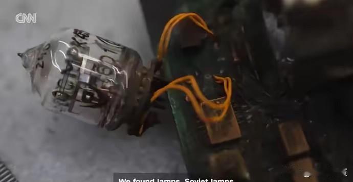 乌克兰媒体公布了一些榛树导弹的残骸乌克兰媒体晒出榛树导弹残骸，西方看了都懵了