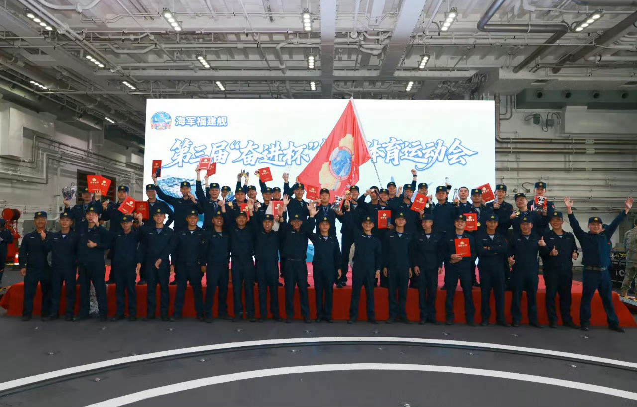 003福建舰机库大图好大，标志性的俄式转盘还在！来源见图烽火问鼎计划福建舰