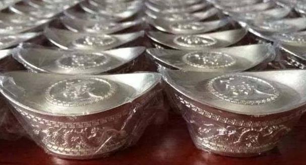 同样是”苛捐杂税”，为何大明收出天下大乱，大清却收了268年在清朝的统治下，老