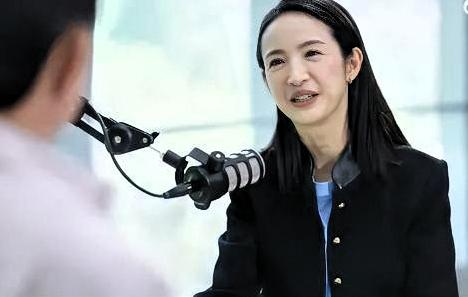 林依晨被问当妻子辛不辛苦，她没装，直接撂了一句大实话。被问到当妻子辛不辛苦，