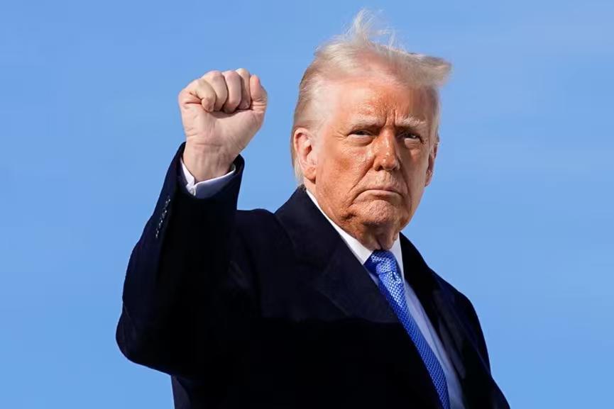 有人问，美国若败走伊朗，会面临怎样的后果？我认为，一旦美国败了，那么特朗普在中期