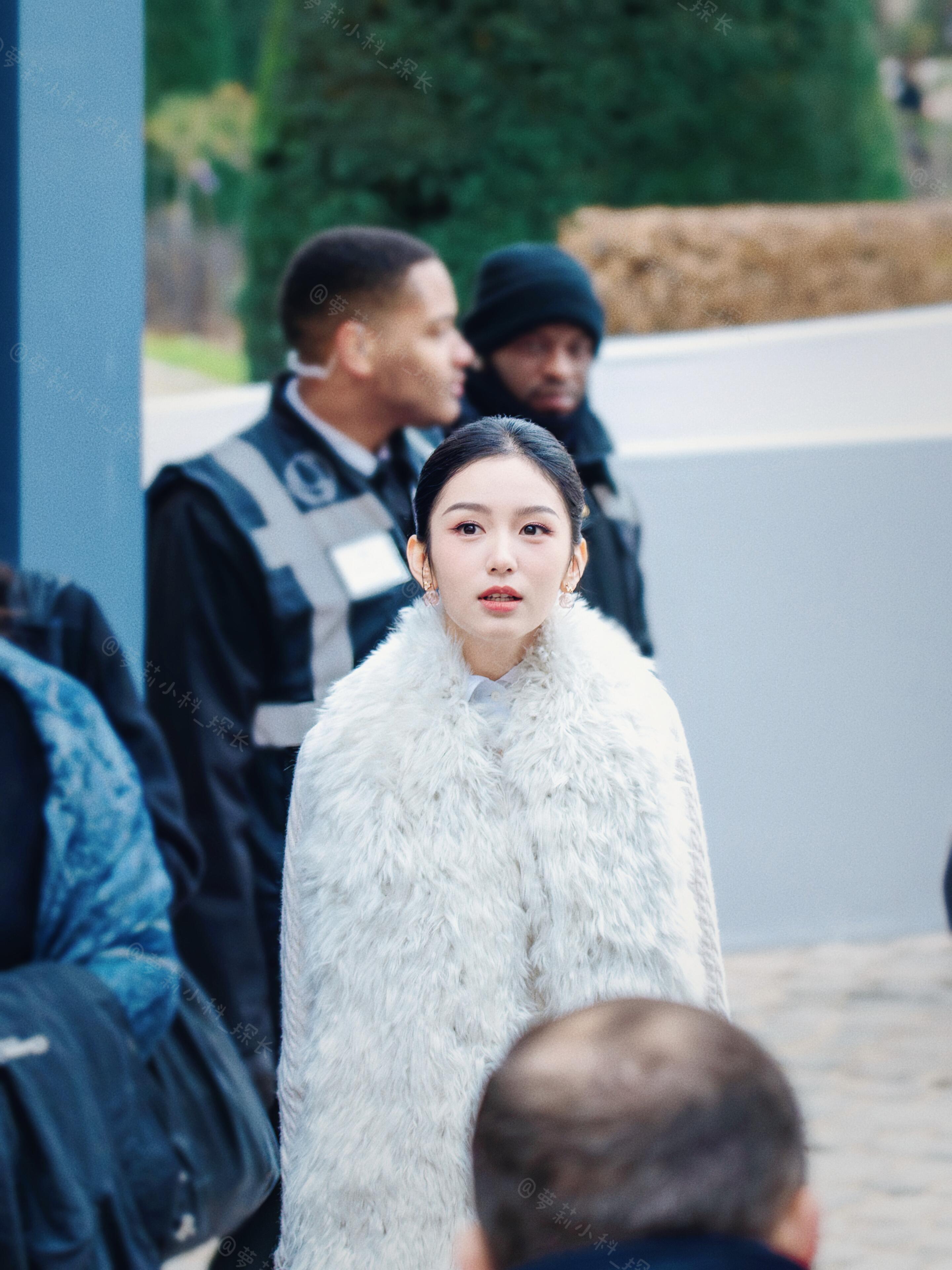 谁懂这组也子的好莱坞巨星感….⚡️⚡️cr.萝莉小科_探长