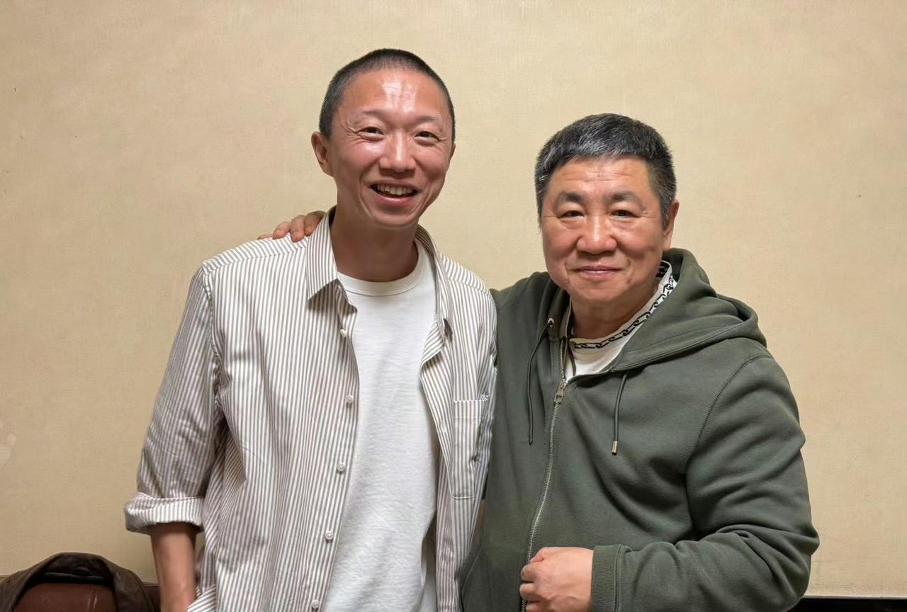 宋家腾这个演员不简单，是不是有高人指点？虽说长相一般，但是眼光好，早早结婚娶得