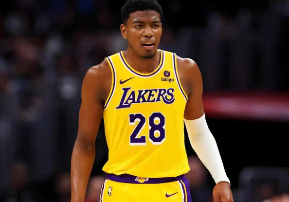 湖人迟早出问题，防守存在巨大隐患最近八寸和艾顿真就没人说。首先是艾顿，要么守