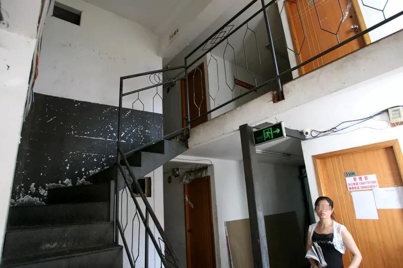 这几天，看到几个省地的警察，检查出租房屋人员的登记情况，但是询问人家租房是做什么