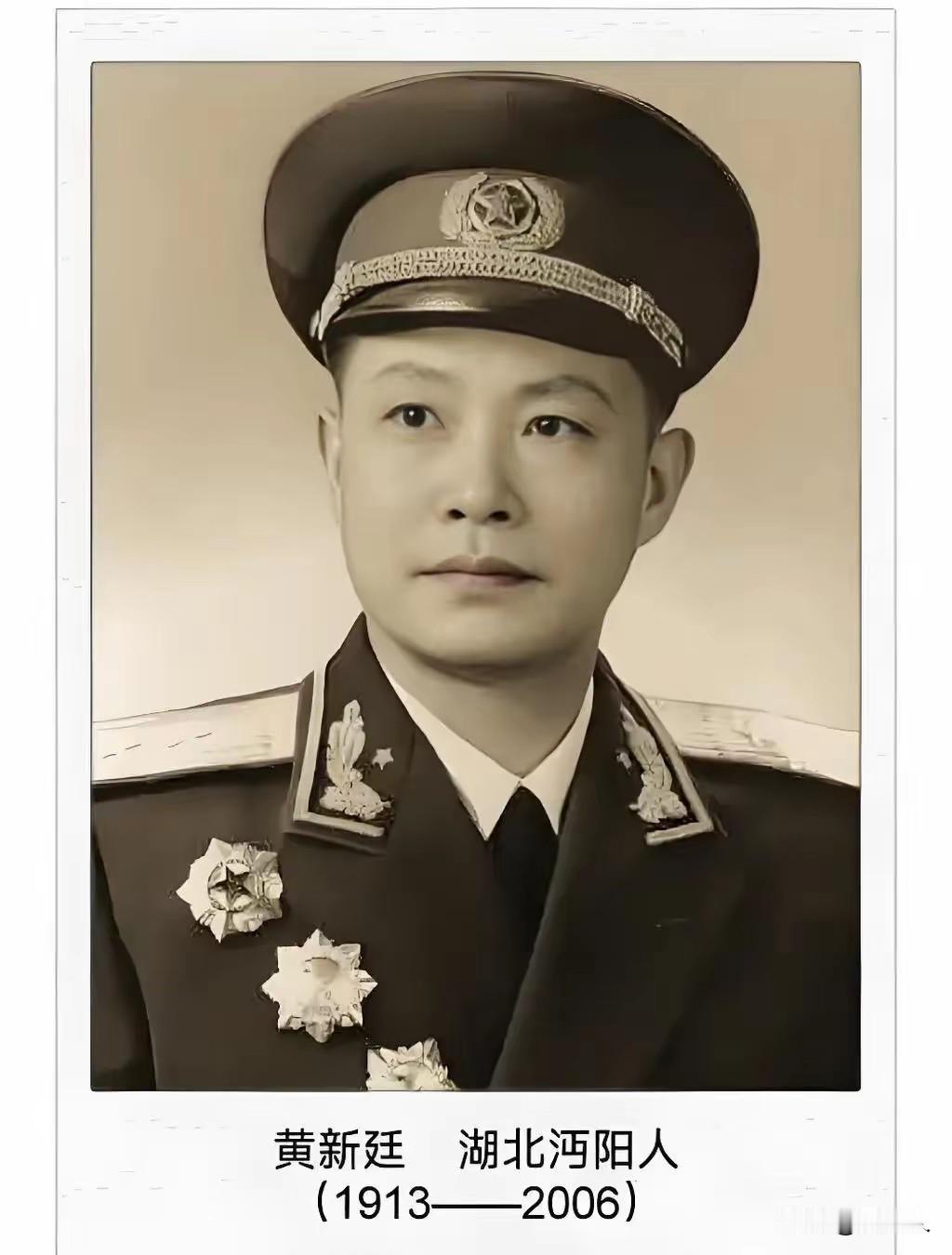 开国将帅里长得精神的有不少，但要论全军公认的“颜值天花板”，很多人都会提到一个人