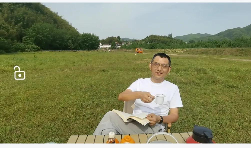 老手说股：（3）今天在露营地呆坐了一个上午，临近中午就到附近的村庄去转转，这个
