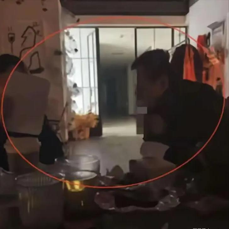 简直荒唐至极！河南洛阳35岁的张先生深夜走进一家酒馆，跟女店员闲聊间，对方说他点