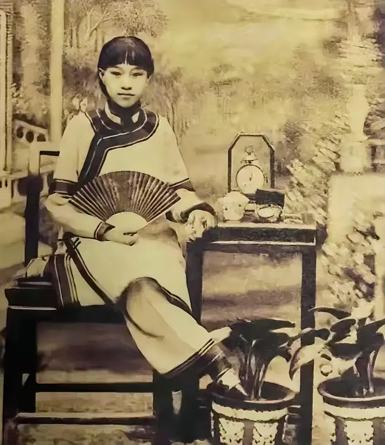 有一天，情人杨翠喜问弘一法师李叔同：“你为何从来不碰我的身体，我虽是优伶，但还是