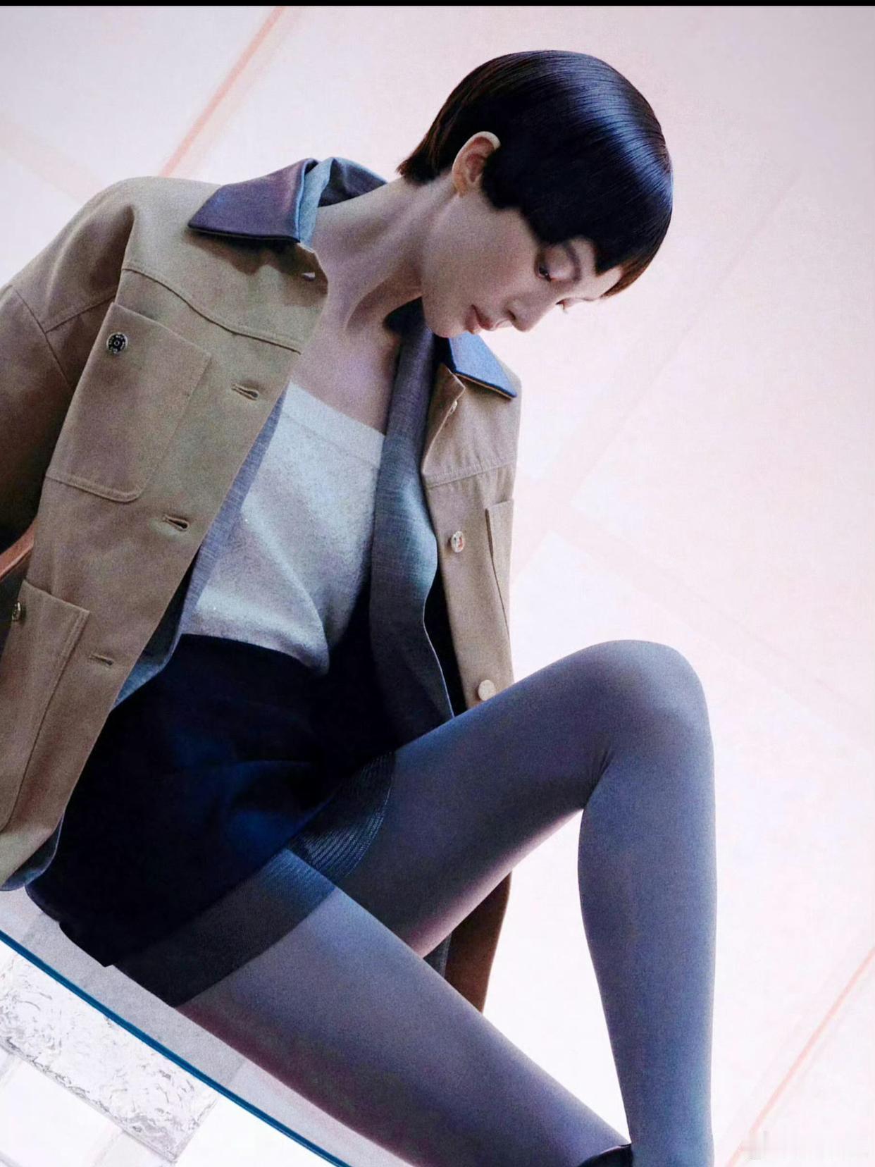 金晨好丑的短发，刘海像是狗啃的一样，丑丑的