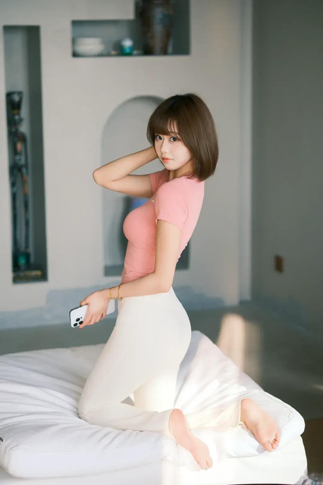 你心中的美女啥模样短发女孩的假期松弛的温柔叙事少女风写真照