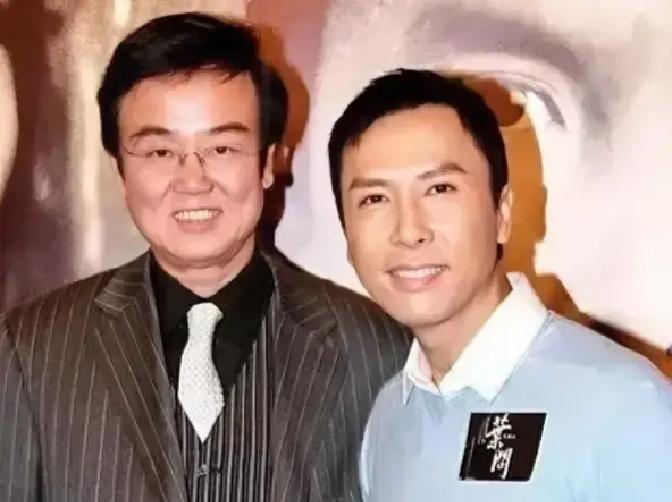 2007年，黄百鸣筹拍《叶问》，李连杰开价1亿，还称这是友情价。成龙的报价低一些