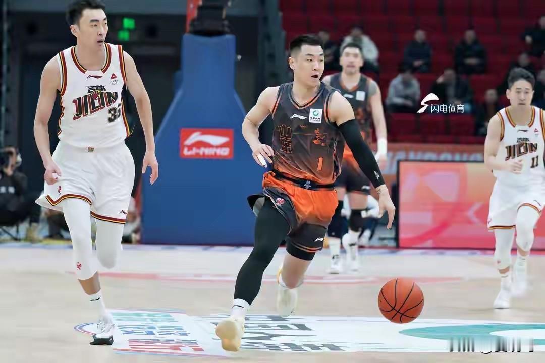 时隔五年，山东高速男篮再次进入八强！几多不易，俱乐部球队会全力挽留内线陶汉林，下