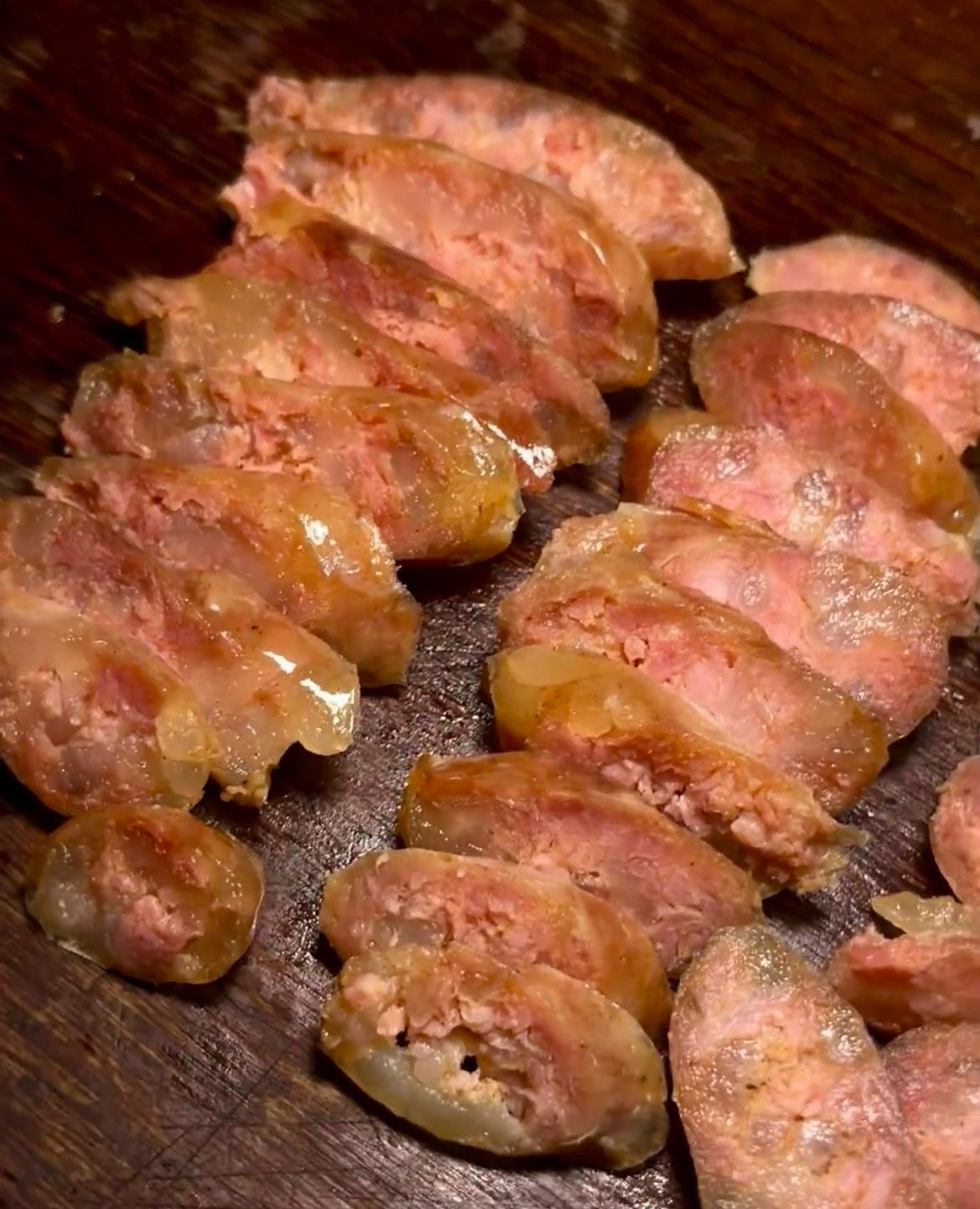 哎哟，听我说个事儿——真是心里堵得慌。邻居一女儿转了五百块给她妈妈，说今年想