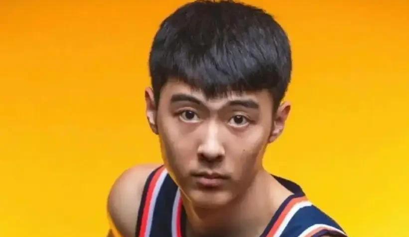 在广东队打球竞争力是非常大的，张明池23岁无球可打，充满无奈，谁叫自己实力不如其