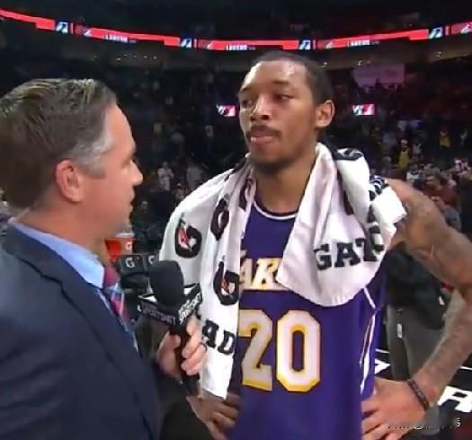 一战成名！雷迪克赛后大赞史密斯，直言这场比赛，史密斯的表现堪称完美！史密斯得