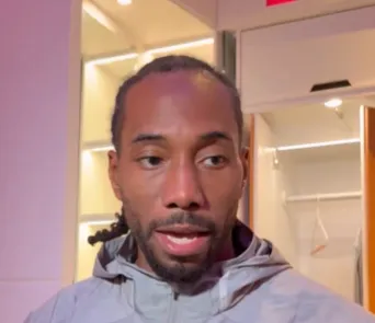 NBA常规赛快船以153-128战胜森林狼。本场比赛，快船球员科怀-伦纳德出