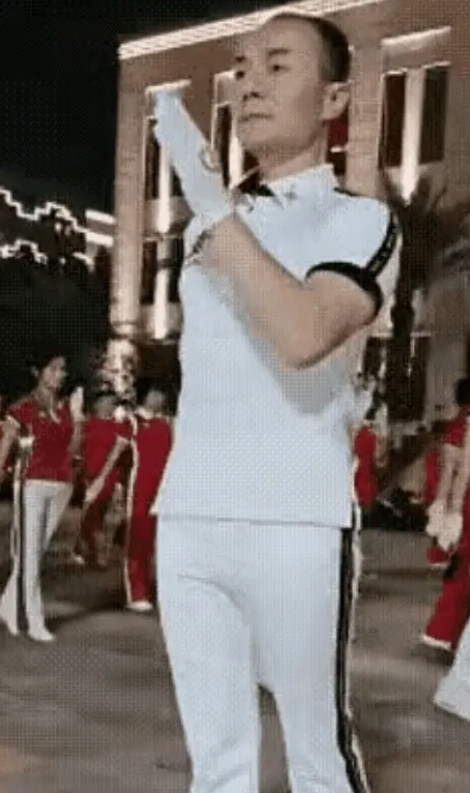 不是退休金给太多是退休太早了！