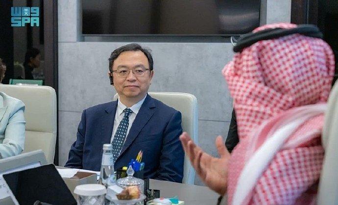 【比亚迪王传福，见了阿布扎比王储！】其实比亚迪特别适合在沙特发展，1是因为沙