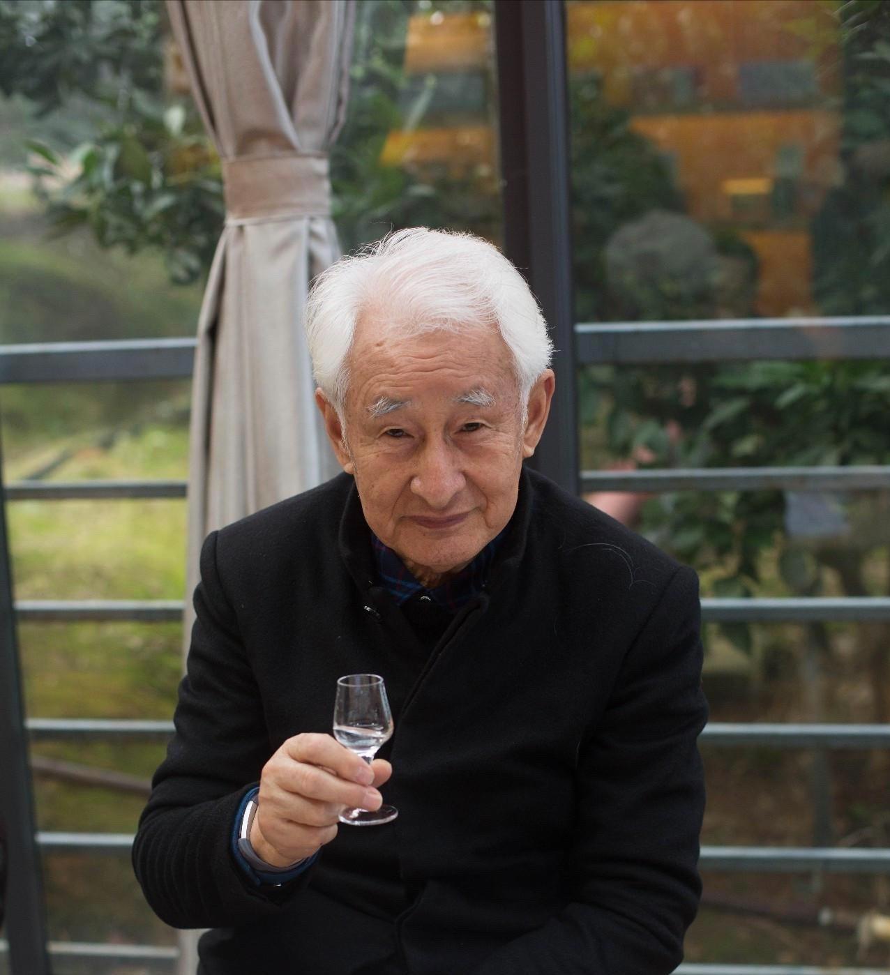 🌞世界上喝茅台最多的人叫季克良。他在茅台工作50年，喝掉2吨多茅台，凭借“