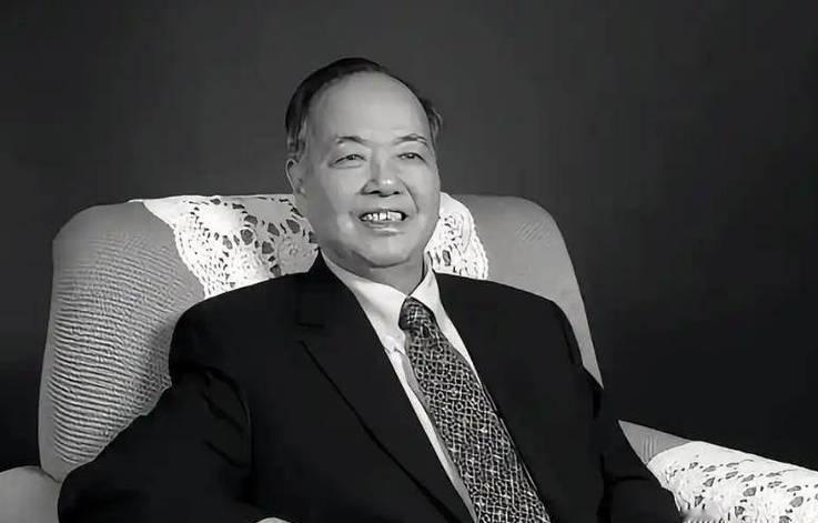 诺奖大佬费米怼哭李政道。太阳温度背得再溜，不如亲手算一遍 1946年秋，2