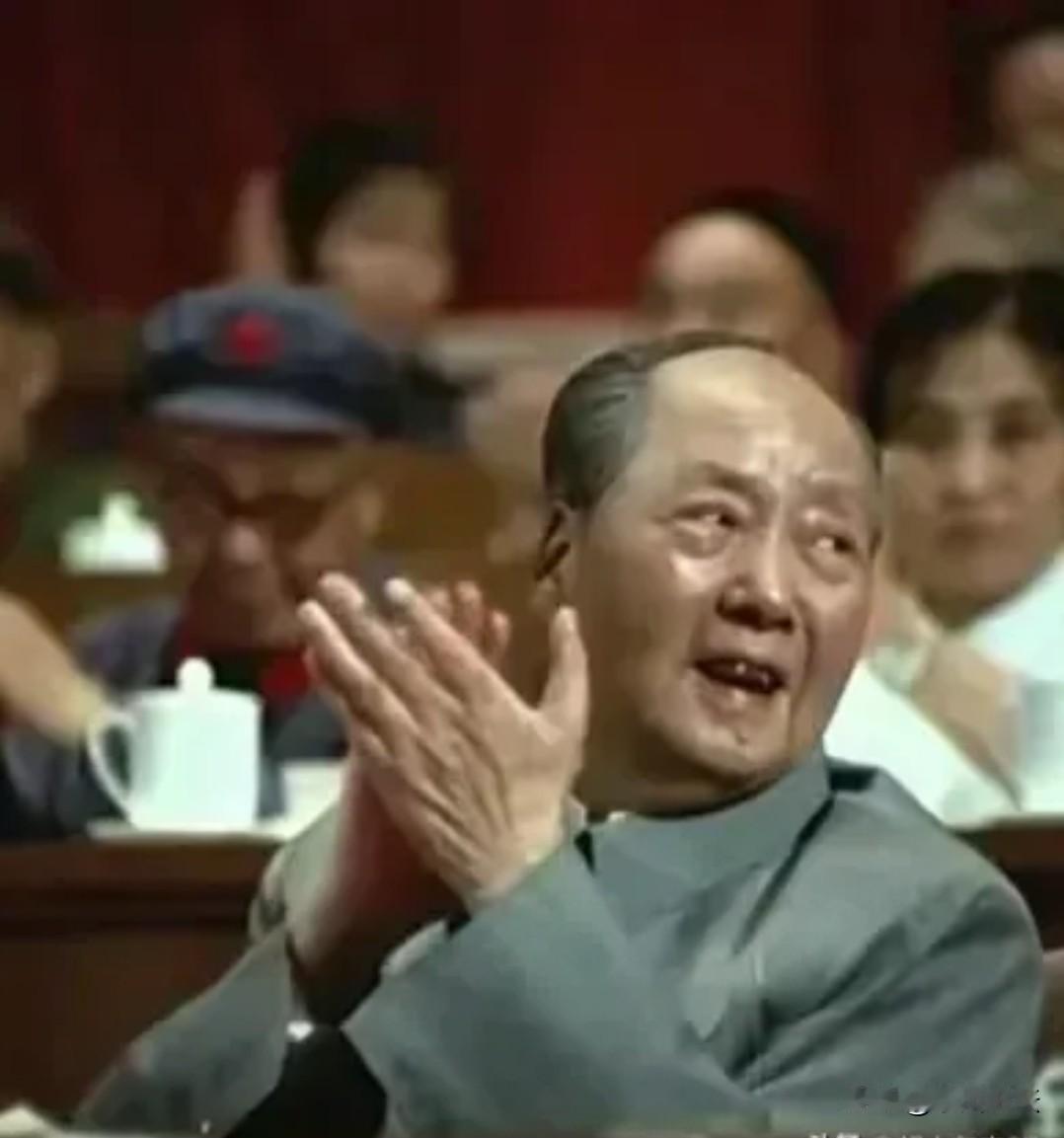 通过了解历史，得出一个事实，独裁者们听不得不同意见，因此，身边都是吹牛拍马歌功颂