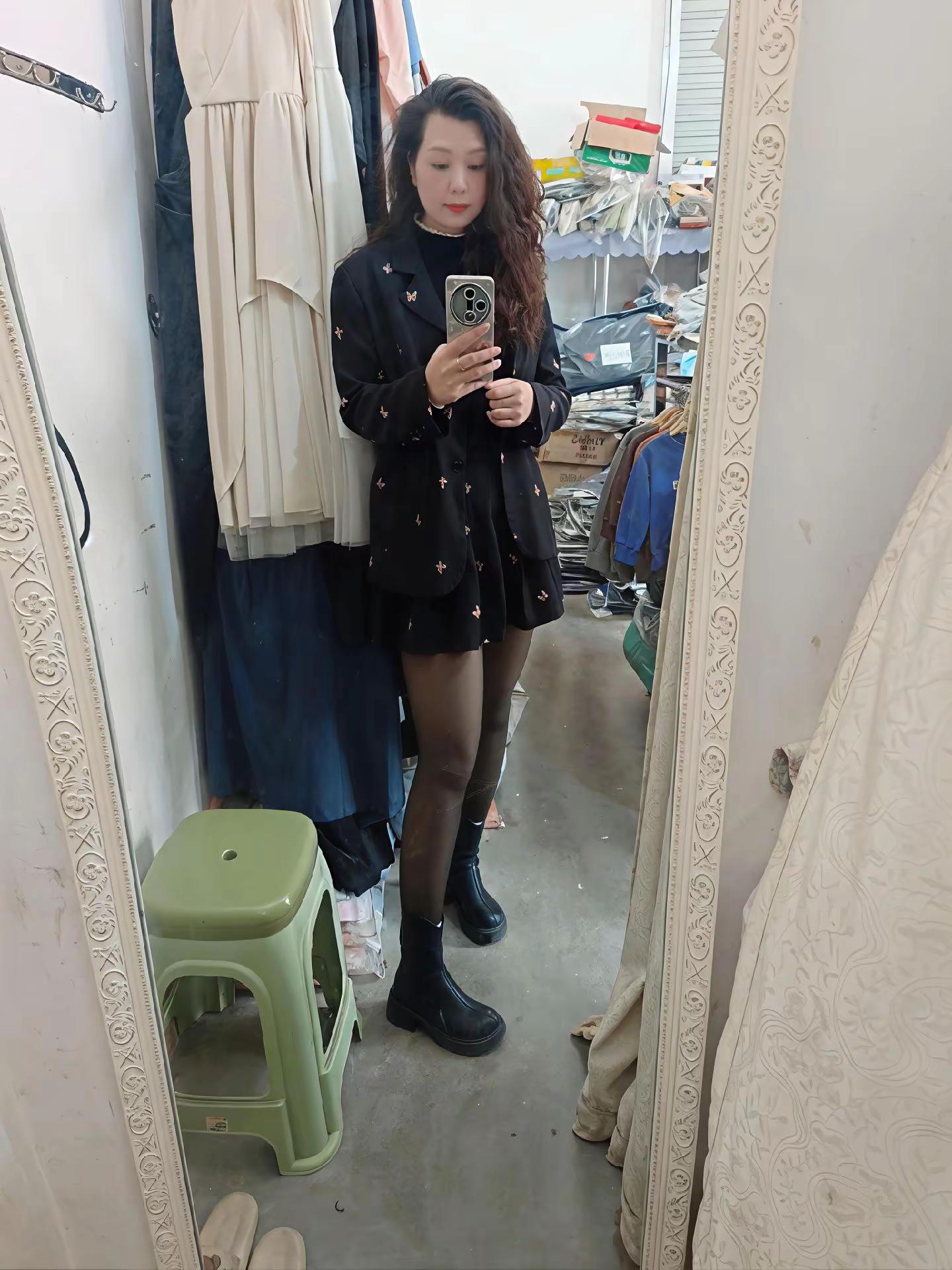 黑丝永远的神随意穿搭今日打卡冬季<!--{img:0}...