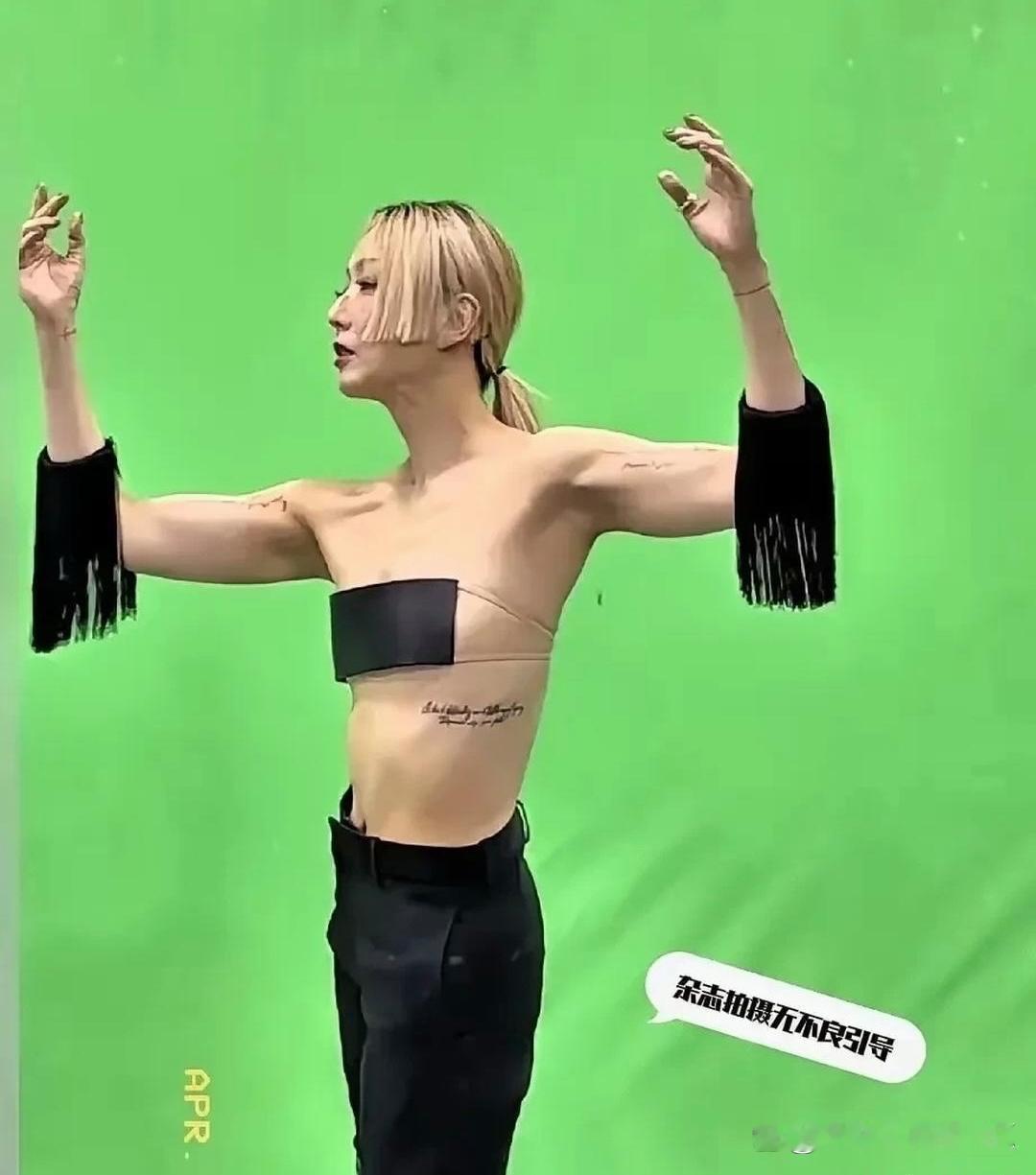 郑秀文是真敢穿，还挺好看