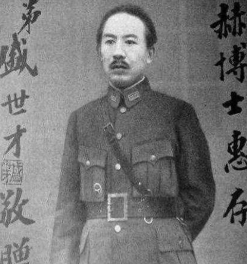 1941年1月，盛世才曾向苏联提议，成立突厥斯坦苏维埃共和国，加盟苏联。由于当时