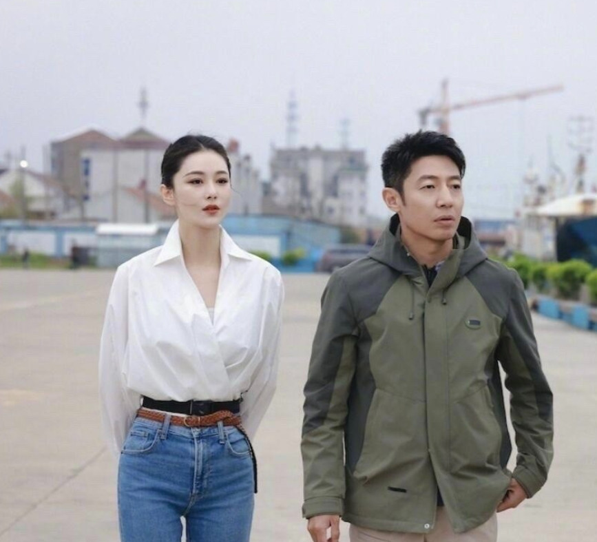 这是我见过身材最完美，气质最好的一个女明星。颜值一般，没有刘亦菲漂亮，但她的身材