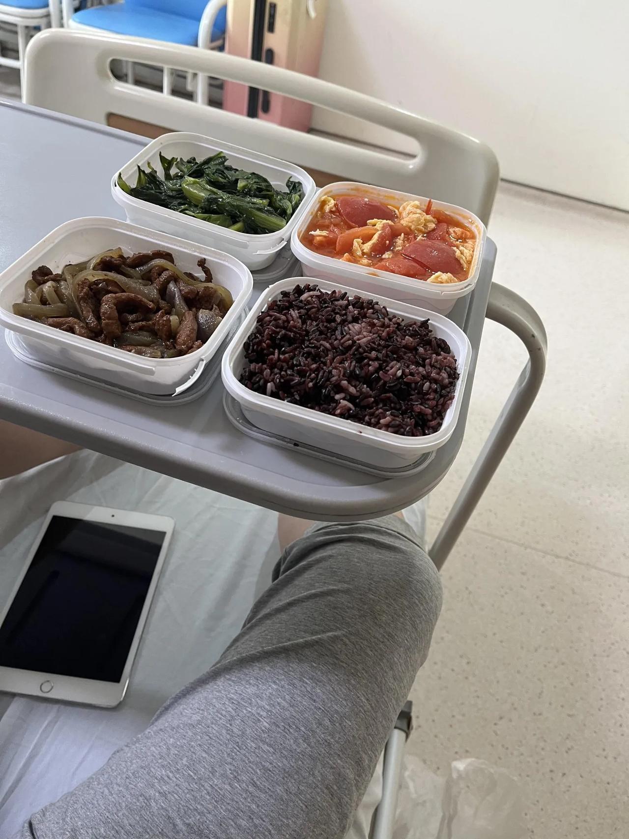 发誓以后什么事都不让我妈知道体检发现糖高，住院了。这事跟谁都没说，只有我妈和我