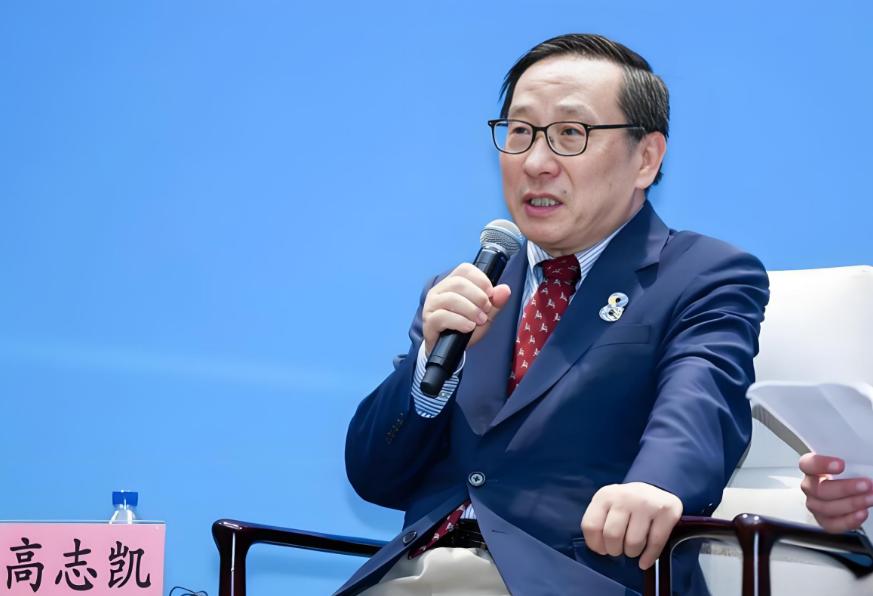 英国记者当场逼问高志凯：“中国为什么不尊重国际法？难道连国际法都不打算遵守吗？”