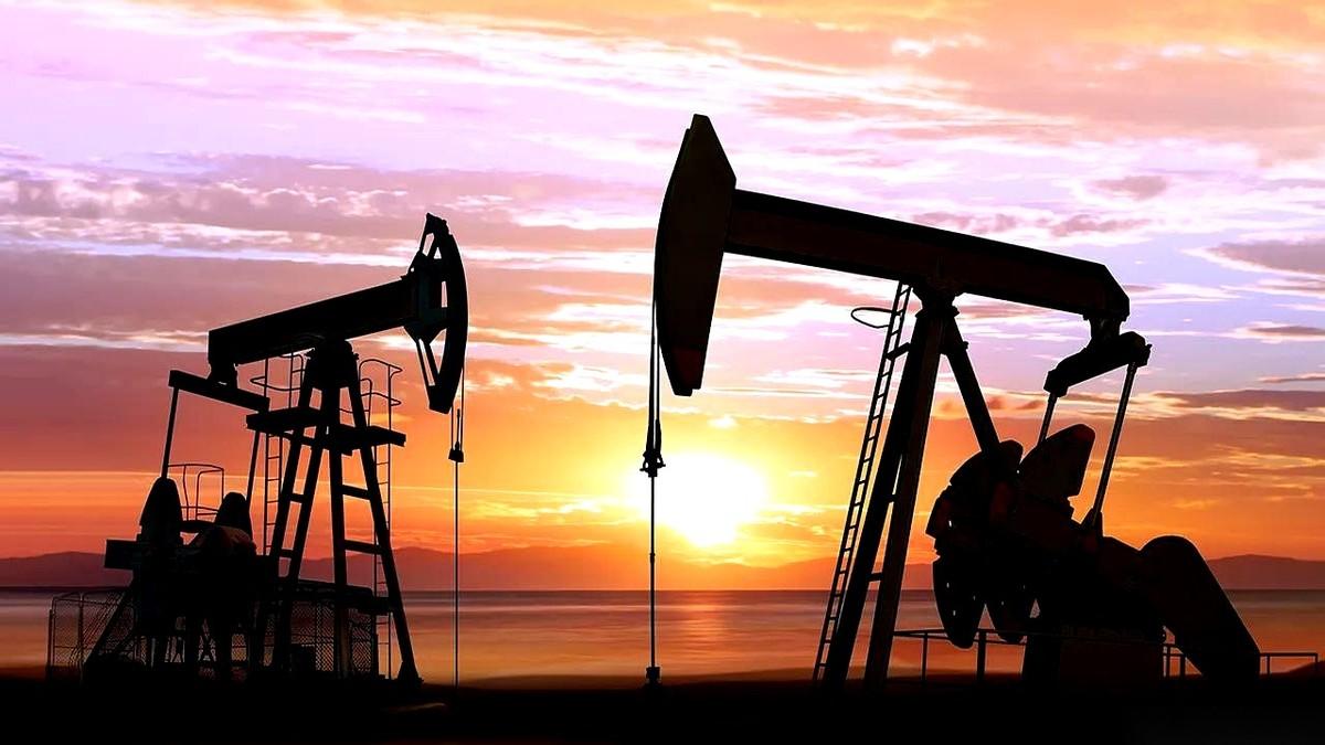 听说，特朗普在海湖山庄，拍着胸脯跟一帮石油大鳄许了个诺。价码，10亿美金。换