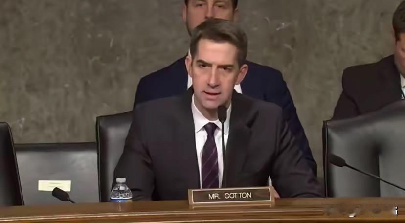 美国共和党籍参议员汤姆·科顿今天（2月6日）发文说：“如果来自共产主义中国的学生