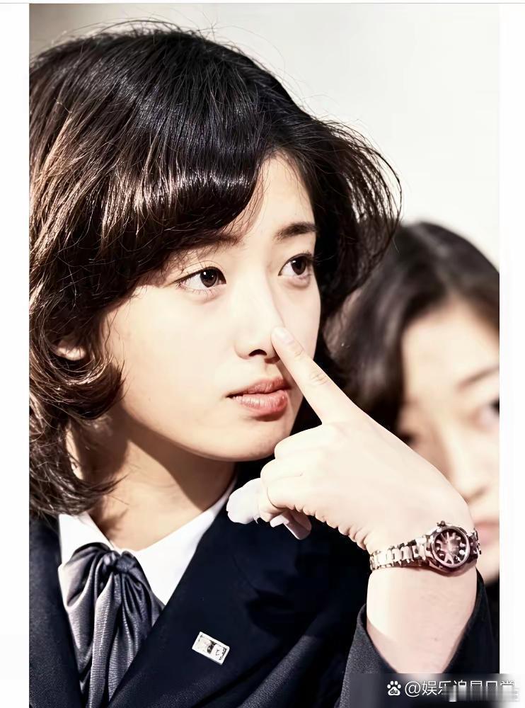 谁也没想到，昭和时代家喻户晓的金童玉女山口百惠与三浦友和，相伴几十年的日子，藏着