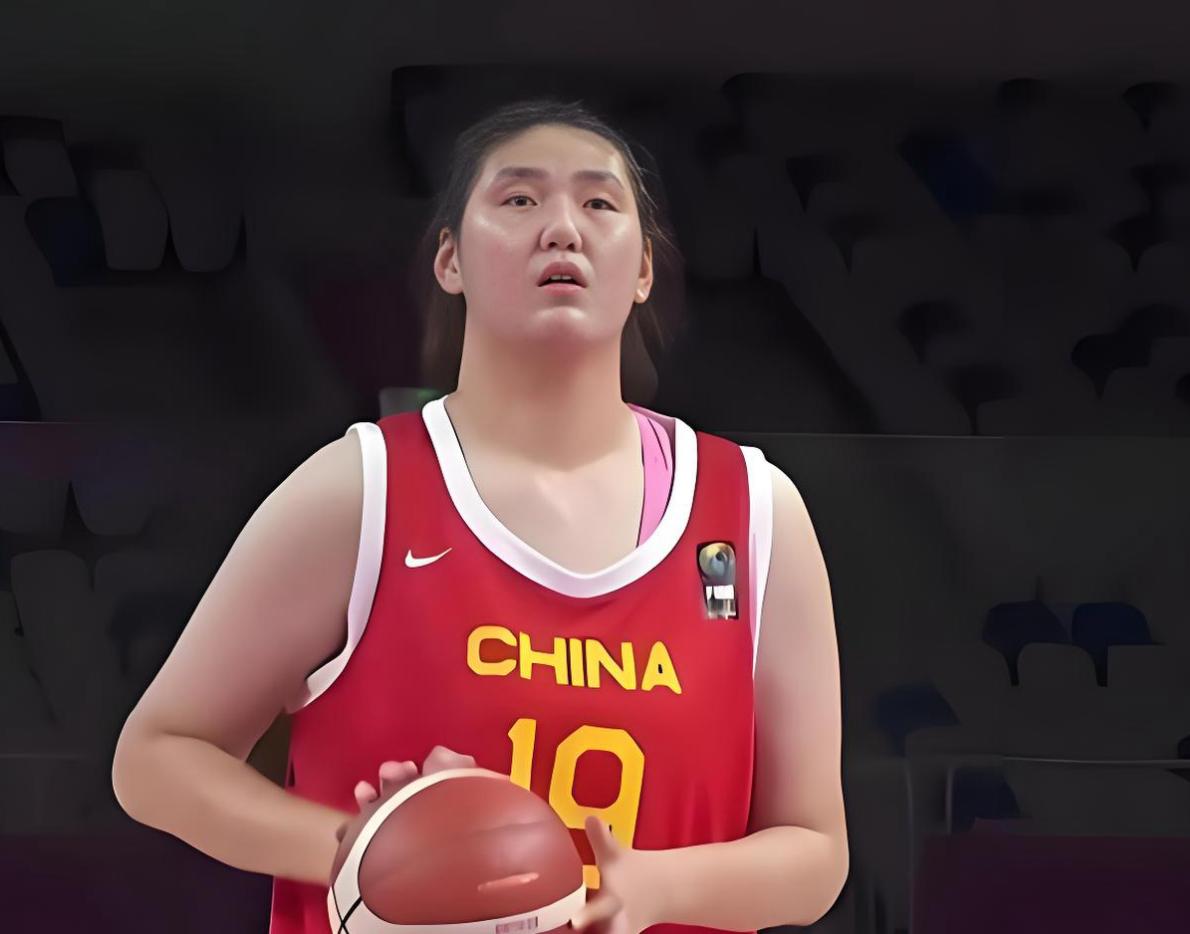 中国女篮最新14人大名单出炉！2米26张子宇和王思雨入选，李月汝、韩旭无缘中国