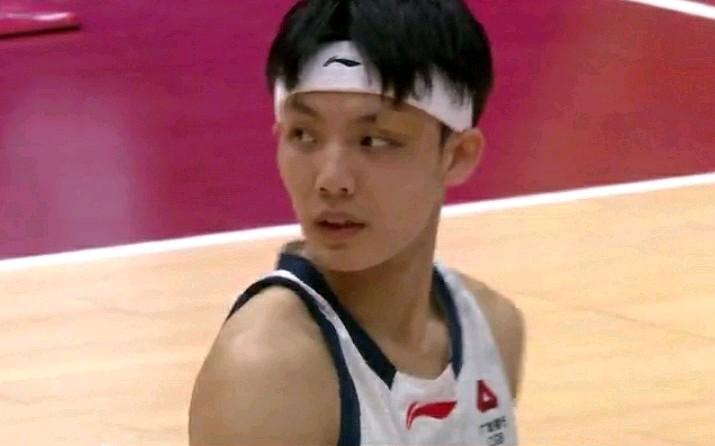 不再是外援的独角戏了，这才是CBA本土球员该有的样子！太多本土年轻的球员大放异彩