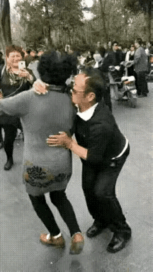 大爷大妈跳的什么舞，有知道吗?